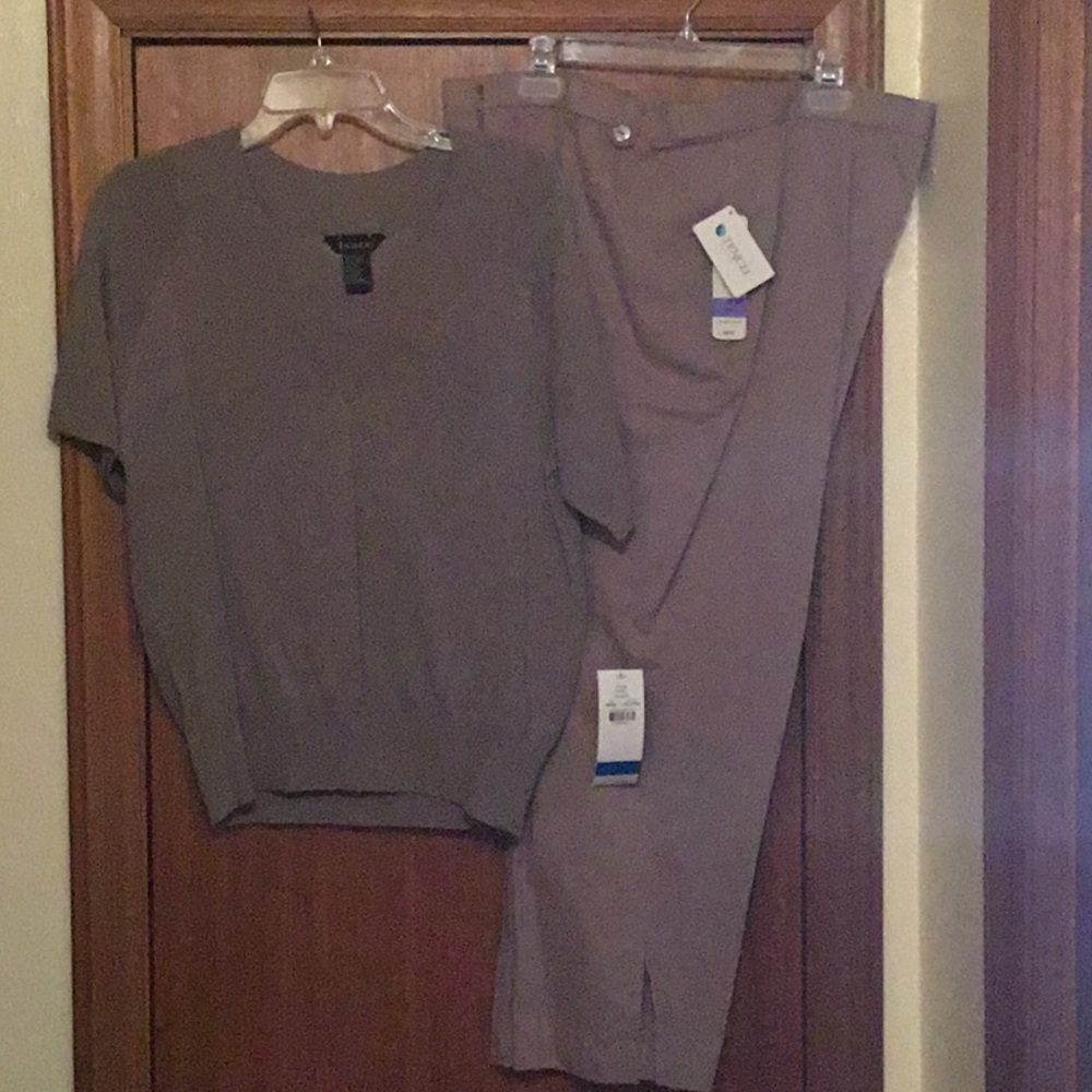 Women’s Capri Outfit